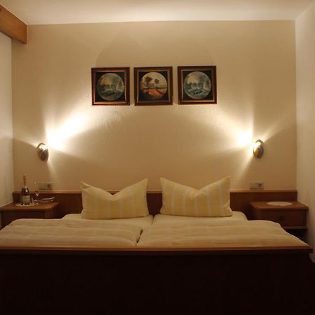 Appartements Zerzer Ried im Oberinntal Zimmer foto