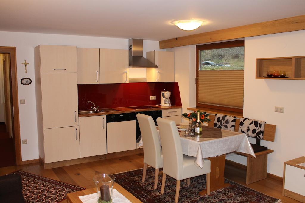 Appartements Zerzer Ried im Oberinntal Zimmer foto