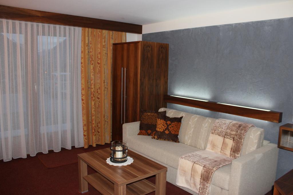 Appartements Zerzer Ried im Oberinntal Zimmer foto