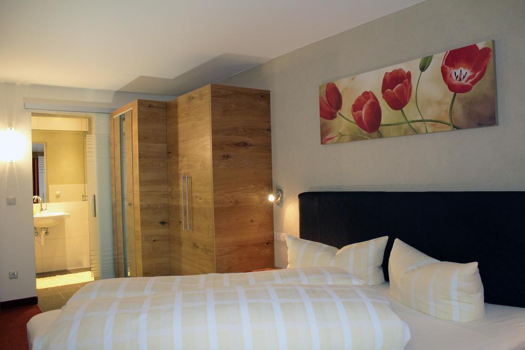 Appartements Zerzer Ried im Oberinntal Zimmer foto