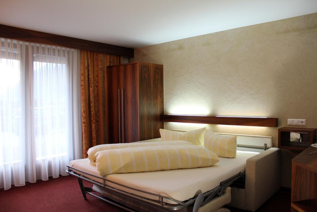 Appartements Zerzer Ried im Oberinntal Zimmer foto